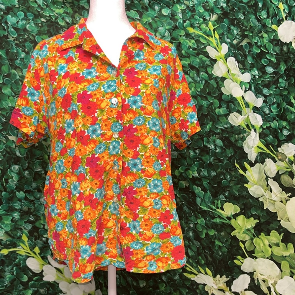Vintage! Bright Colorful Floral Pattern Button Top LIZSPORT Brand Size Medium!